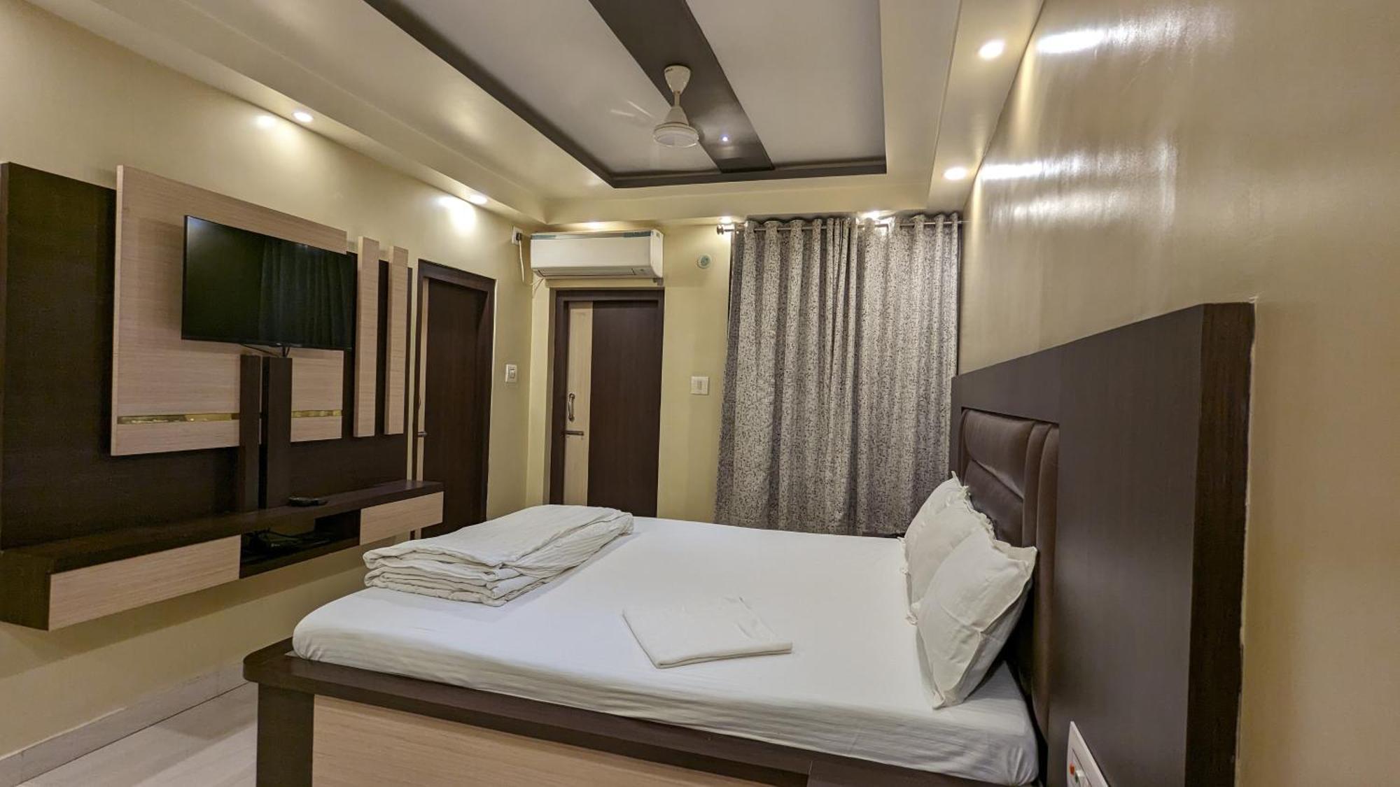 Hotel Binapani Deluxe 1 Тарапит Экстерьер фото