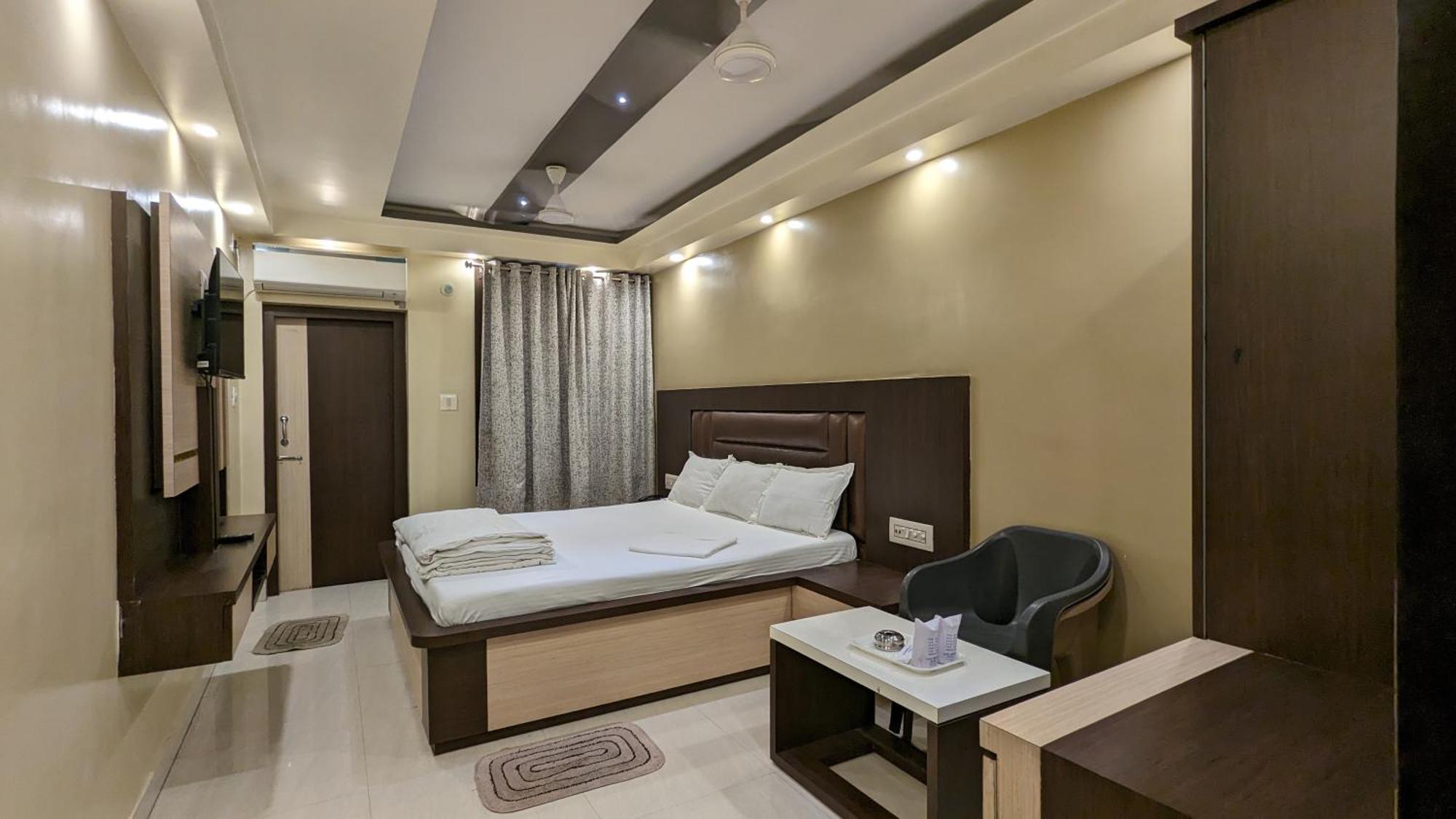 Hotel Binapani Deluxe 1 Тарапит Экстерьер фото